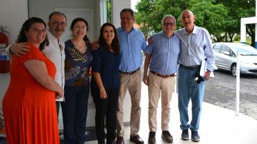 Da direita para esquerda: Maria Letícia, Caio de Andrade, Aparecida Uchõas, Neide Oliveira, Vanderlei Ribeiro, Prof. Amilton Martins e Prof. Sérgio Cobianchi. Foto: Simone Colombo